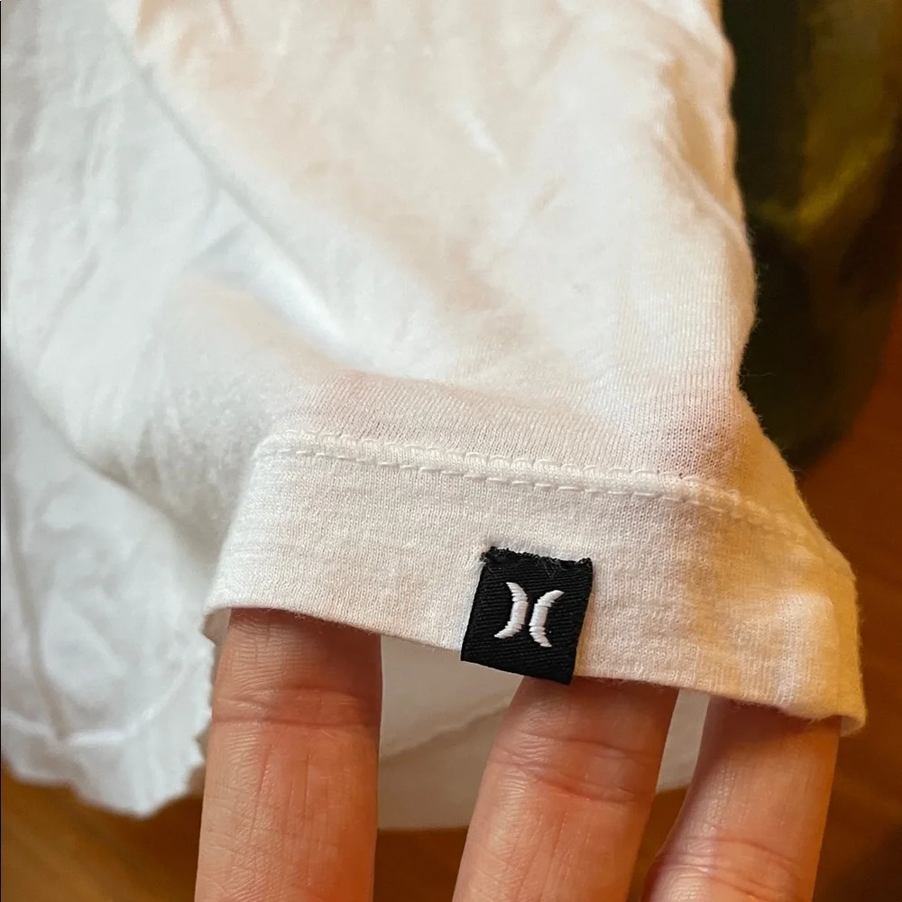 Hurley White V-Neck Surf California T-Shirt - Picture 4 of 4